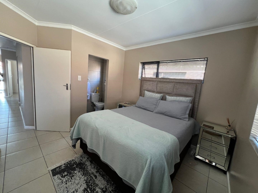 To Let 3 Bedroom Property for Rent in Humewood Eastern Cape